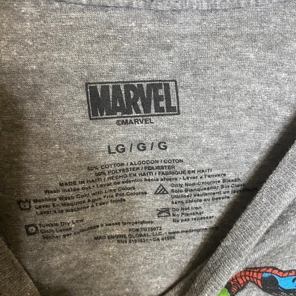 Marvel graphic tee size Large - Picture 8 of 10